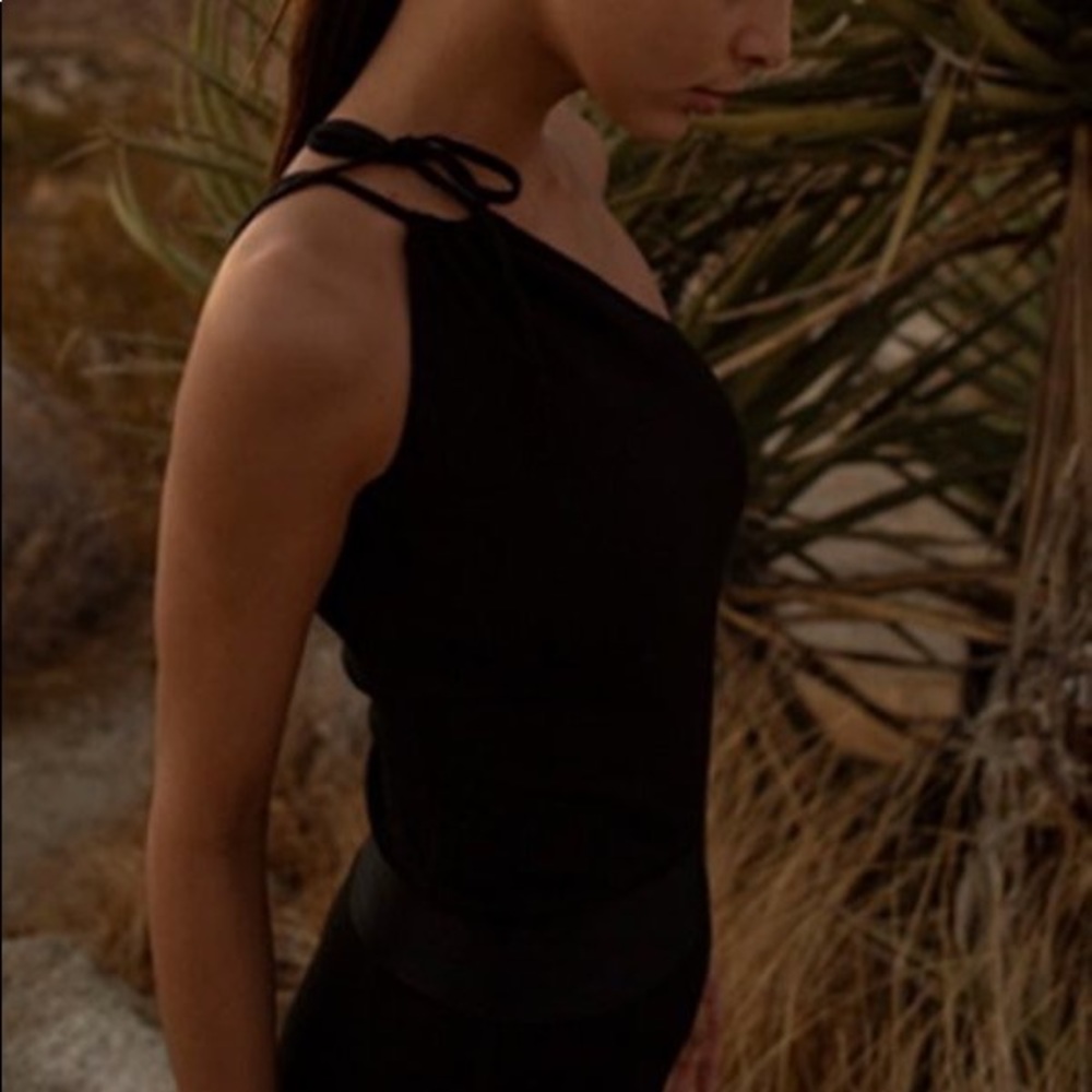 NEW The Range Black Alloy Rib Tied One Shoulder Tank in Large - Picture 3 of 8